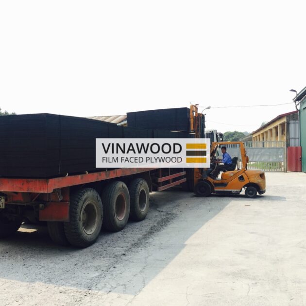 VINAWOOF FILM FACED PLYWOOD LOADING