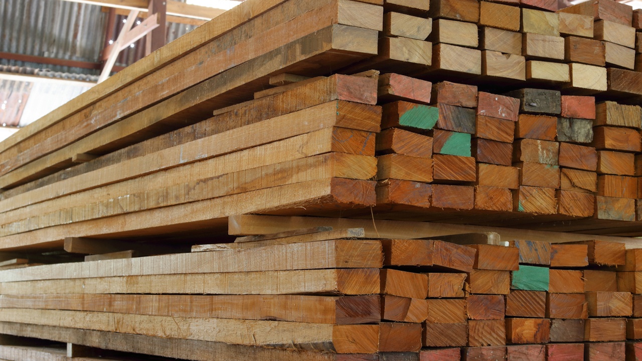 Pandemic pushes lumber prices higher