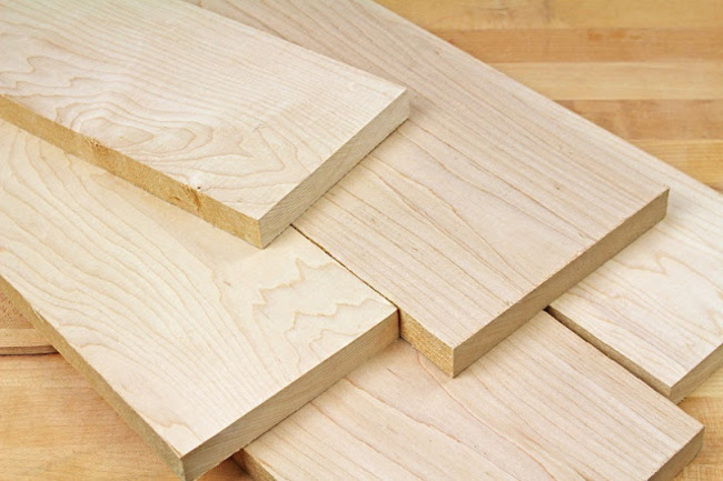 Which is better, oak or maple plywood?