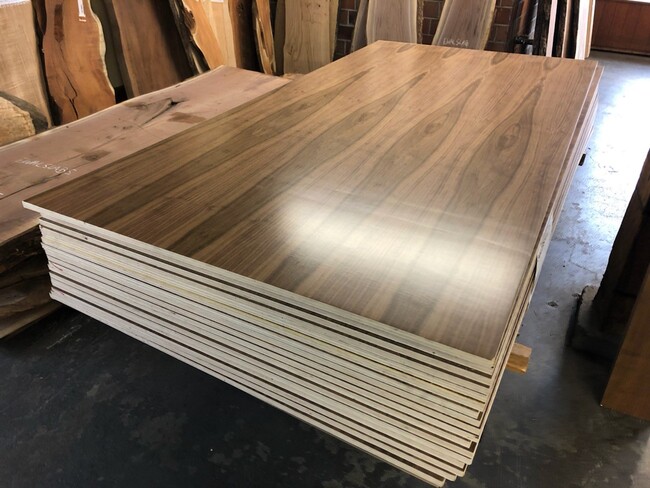 The surface of walnut plywood is smooth